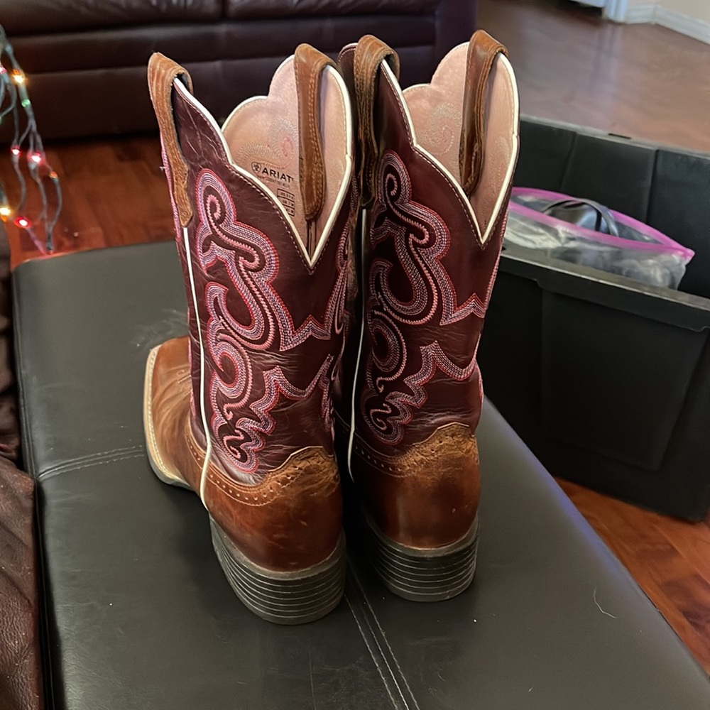 Boots - Picture 3 of 6